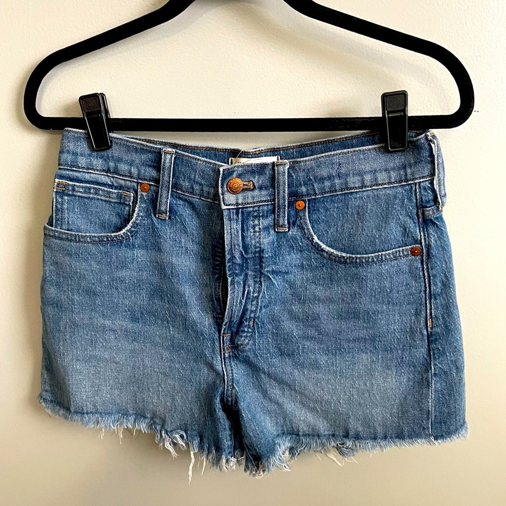 Madewell Perfect Jean Shorts. Size 28